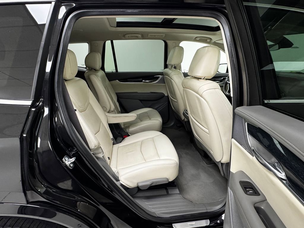 Used 2024 Cadillac XT6 Premium Luxury image 17
