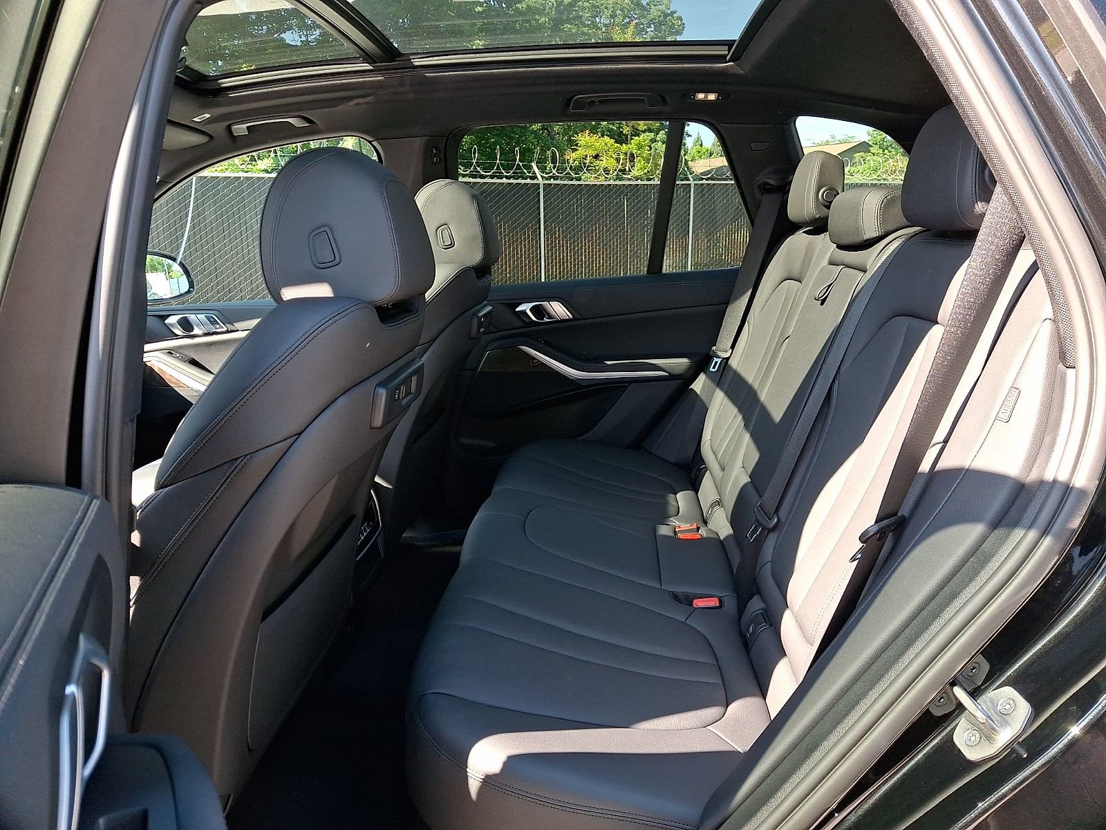 Used 2022 BMW X5 xDrive40i w/ Premium Package AWD/4WD image 10