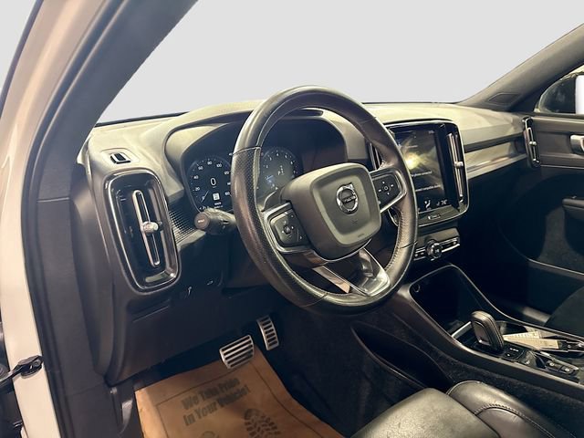 Used 2021 Volvo XC40 T5 R-Design w/ Climate Package image 10