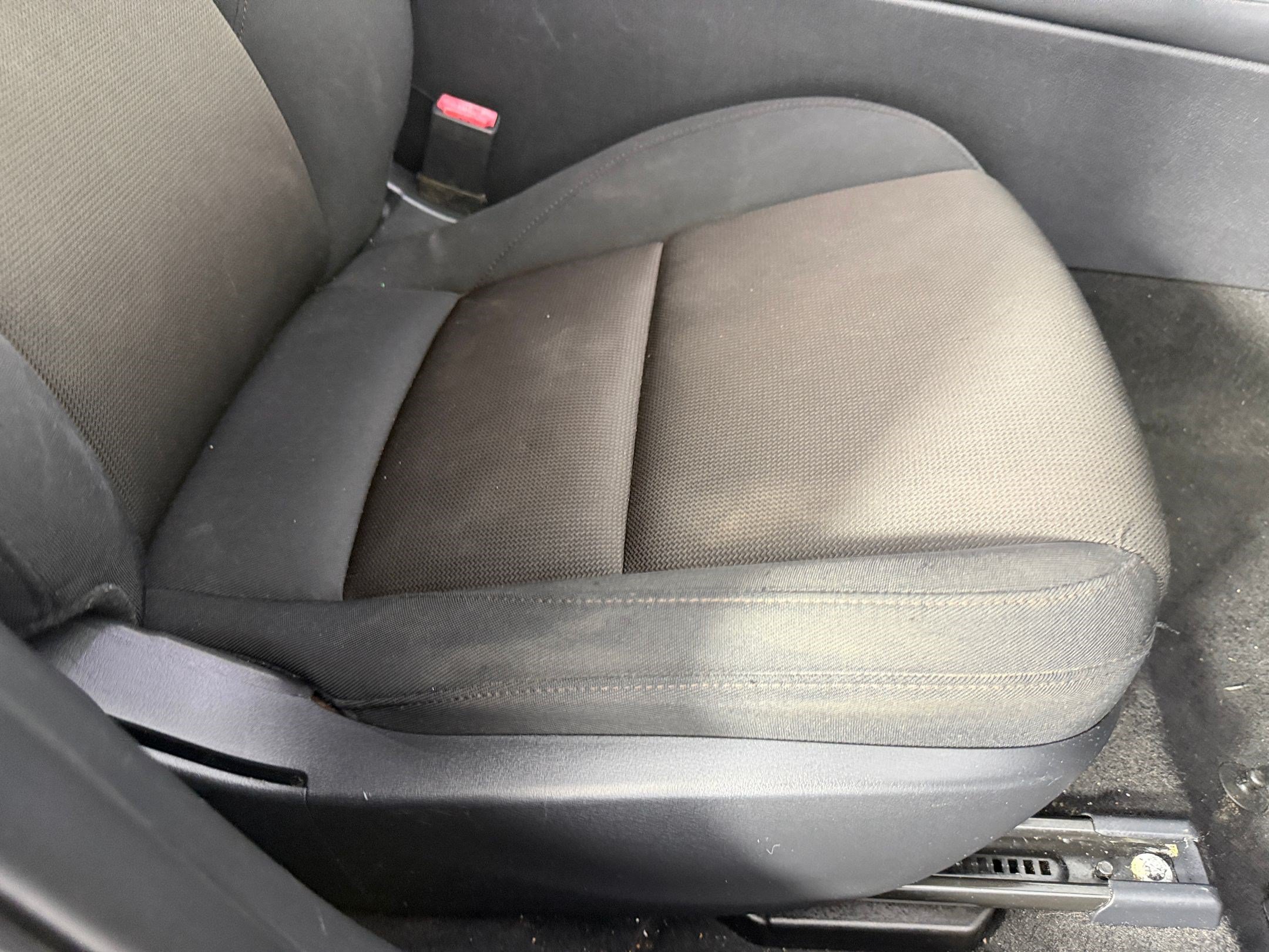 Used 2020 MAZDA MAZDA3 Sedan FWD image 32