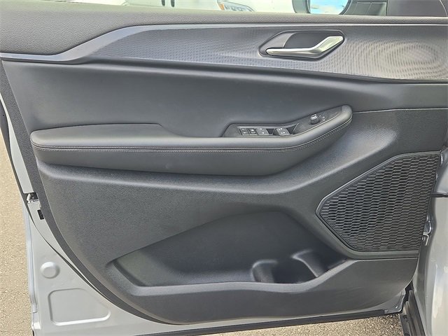 Used 2024 Jeep Grand Cherokee L Laredo w/ Luxury Tech Group I image 16