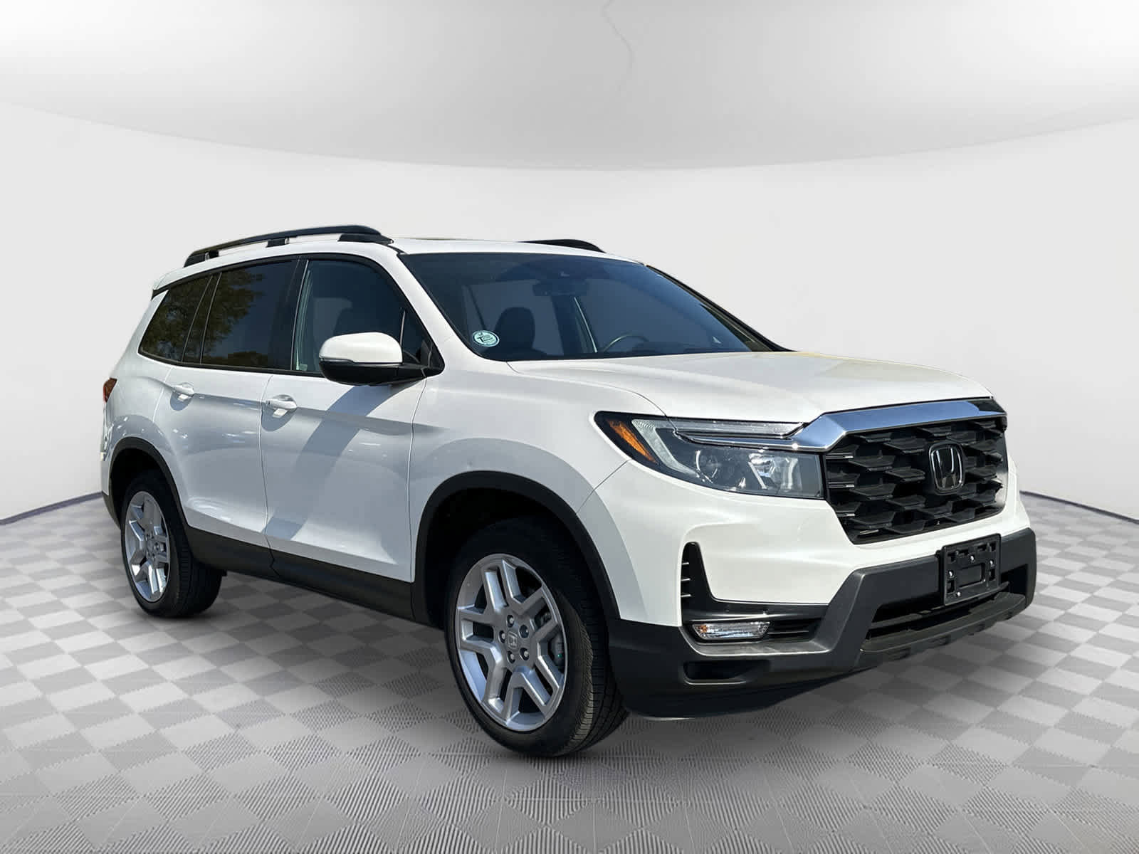 Used 2024 Honda Passport EX-L image 1