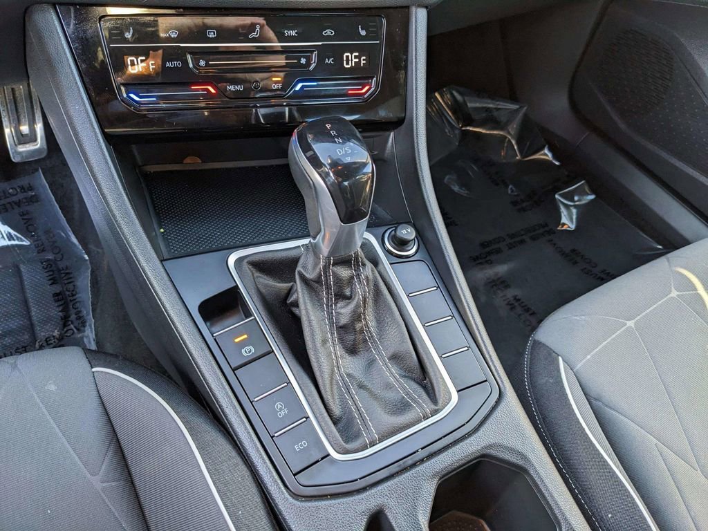 Certified 2025 Volkswagen Jetta Sport image 21