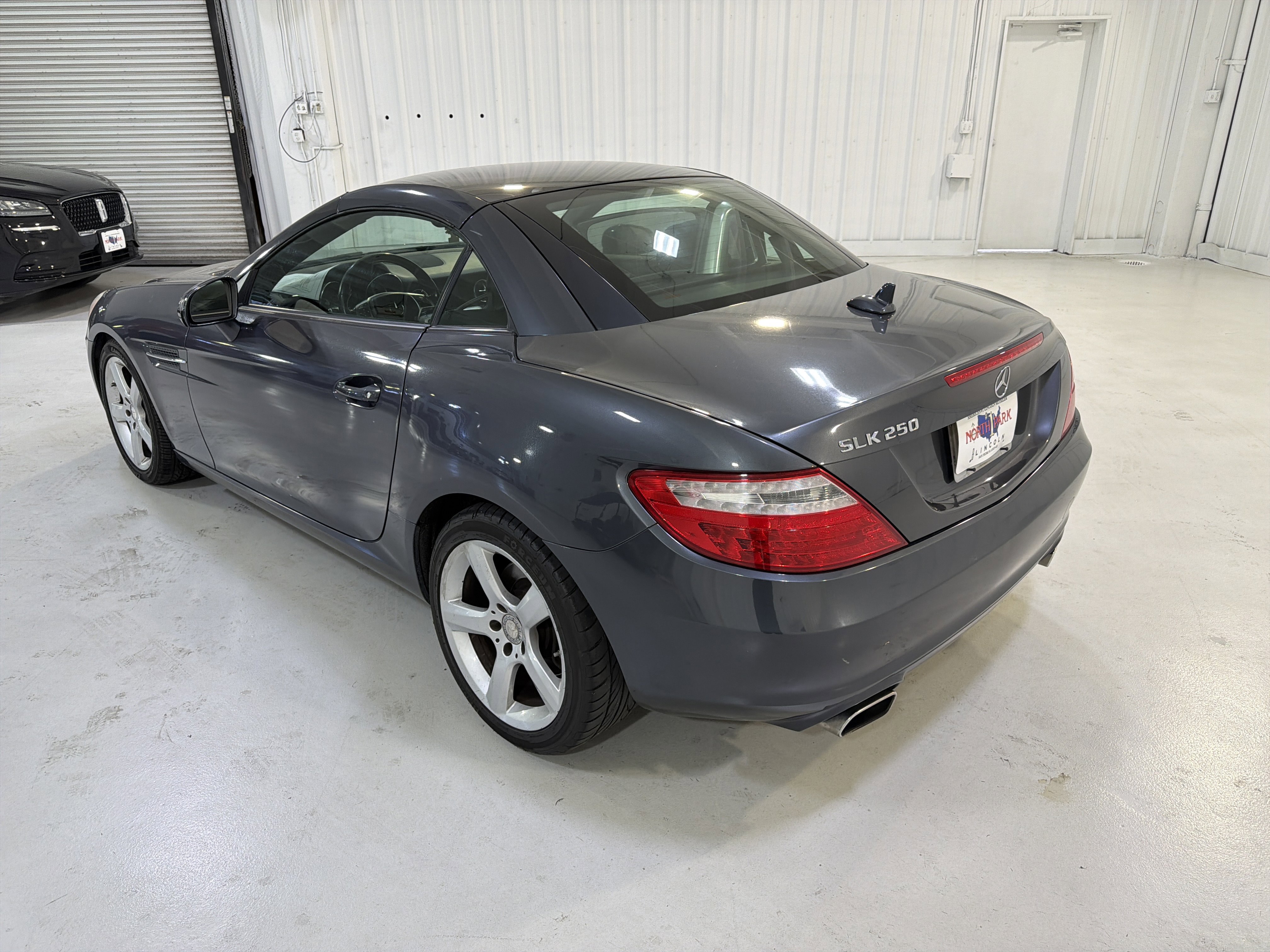 Used 2015 Mercedes-Benz SLK 250 image 3