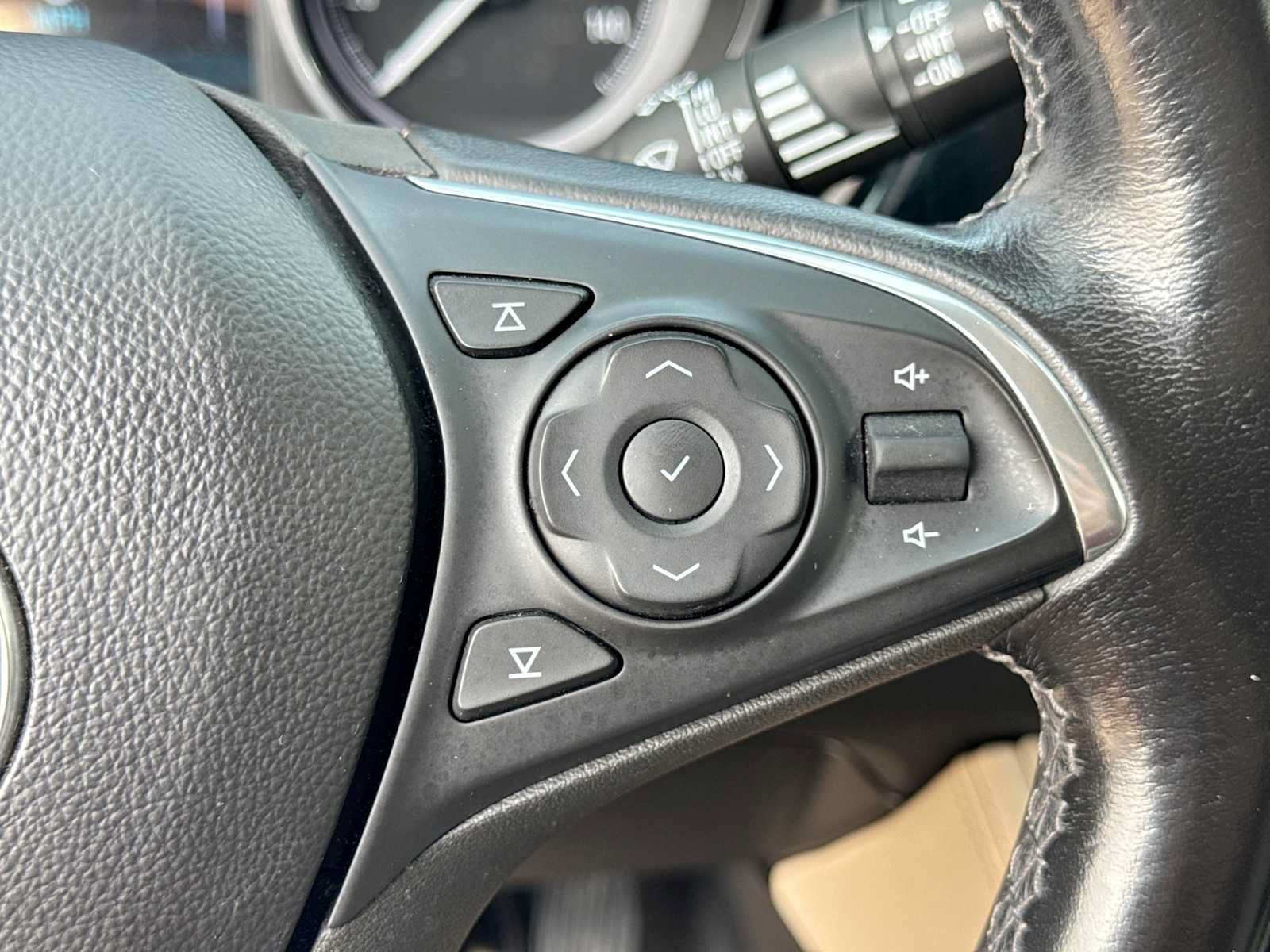 Used 2020 Buick Envision Preferred FWD image 23
