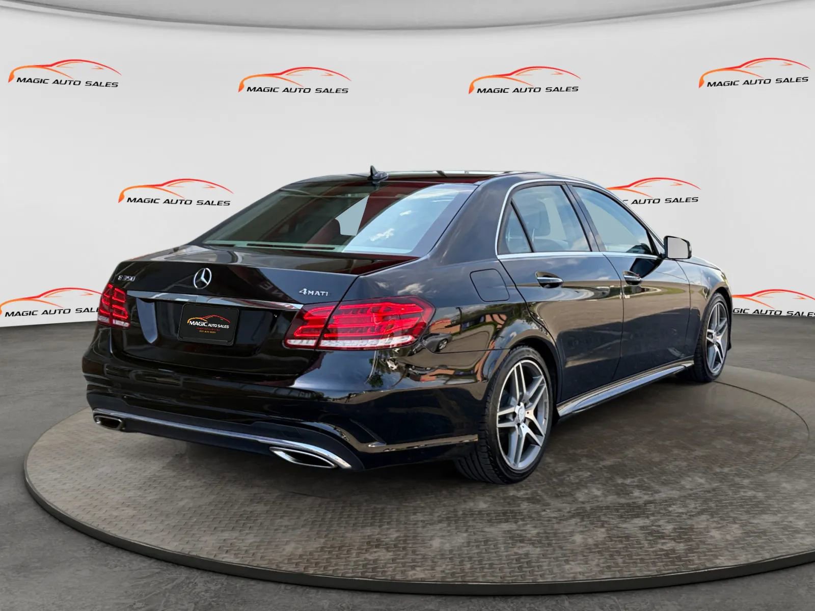Used 2016 Mercedes-Benz E 350 4MATIC Sedan image 10