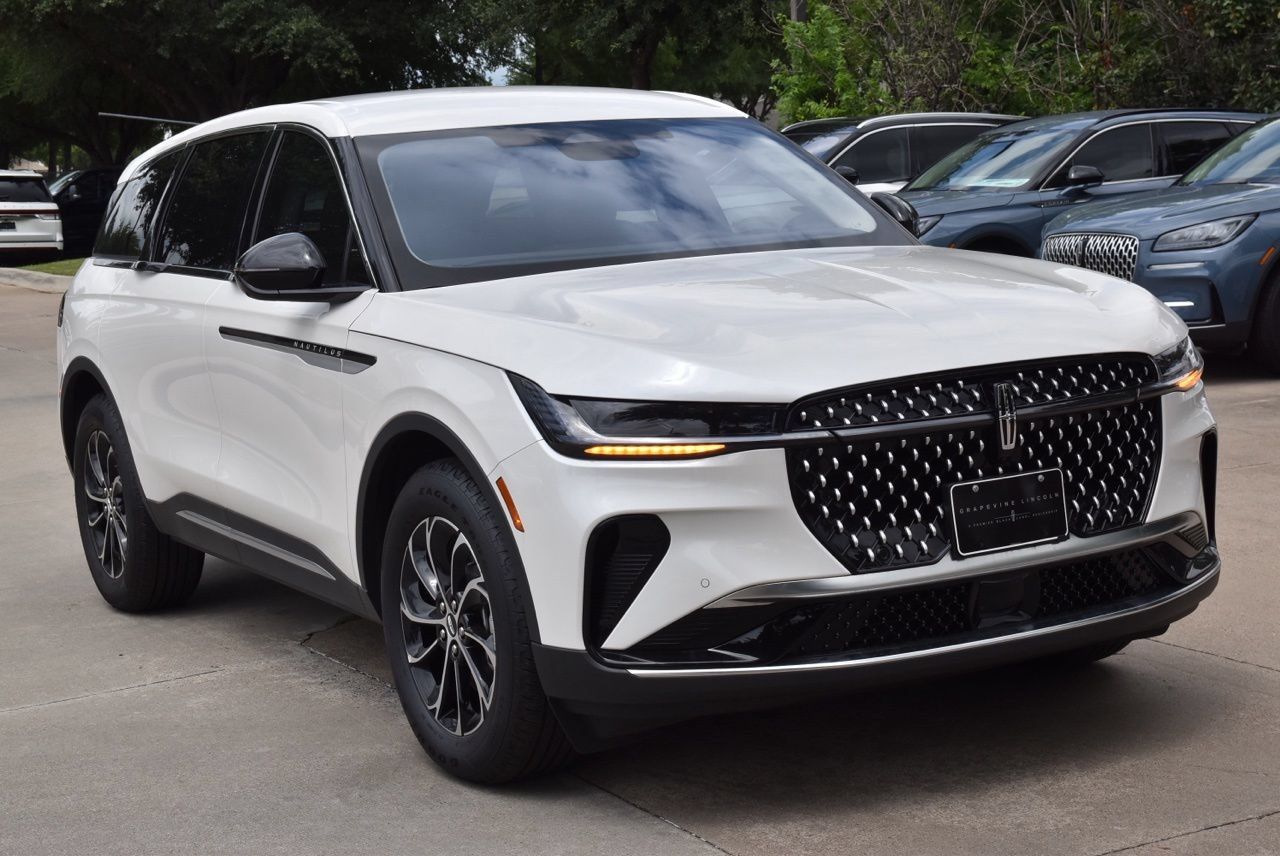 New 2026 Lincoln Nautilus Premier AWD/4WD image 3