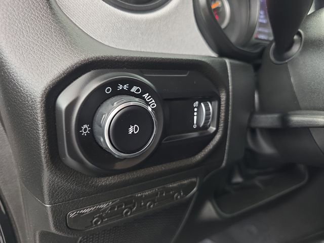 Used 2025 Jeep Wrangler Willys image 37