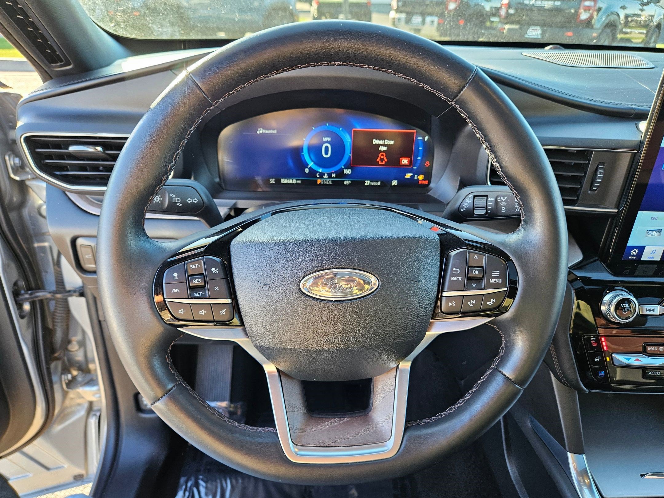 Used 2023 Ford Explorer Platinum w/ Technology Package image 20