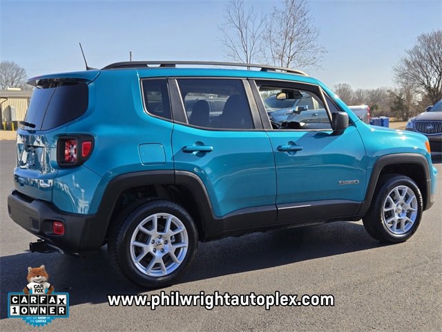 Used 2022 Jeep Renegade Latitude w/ Sun/Sound Group image 3