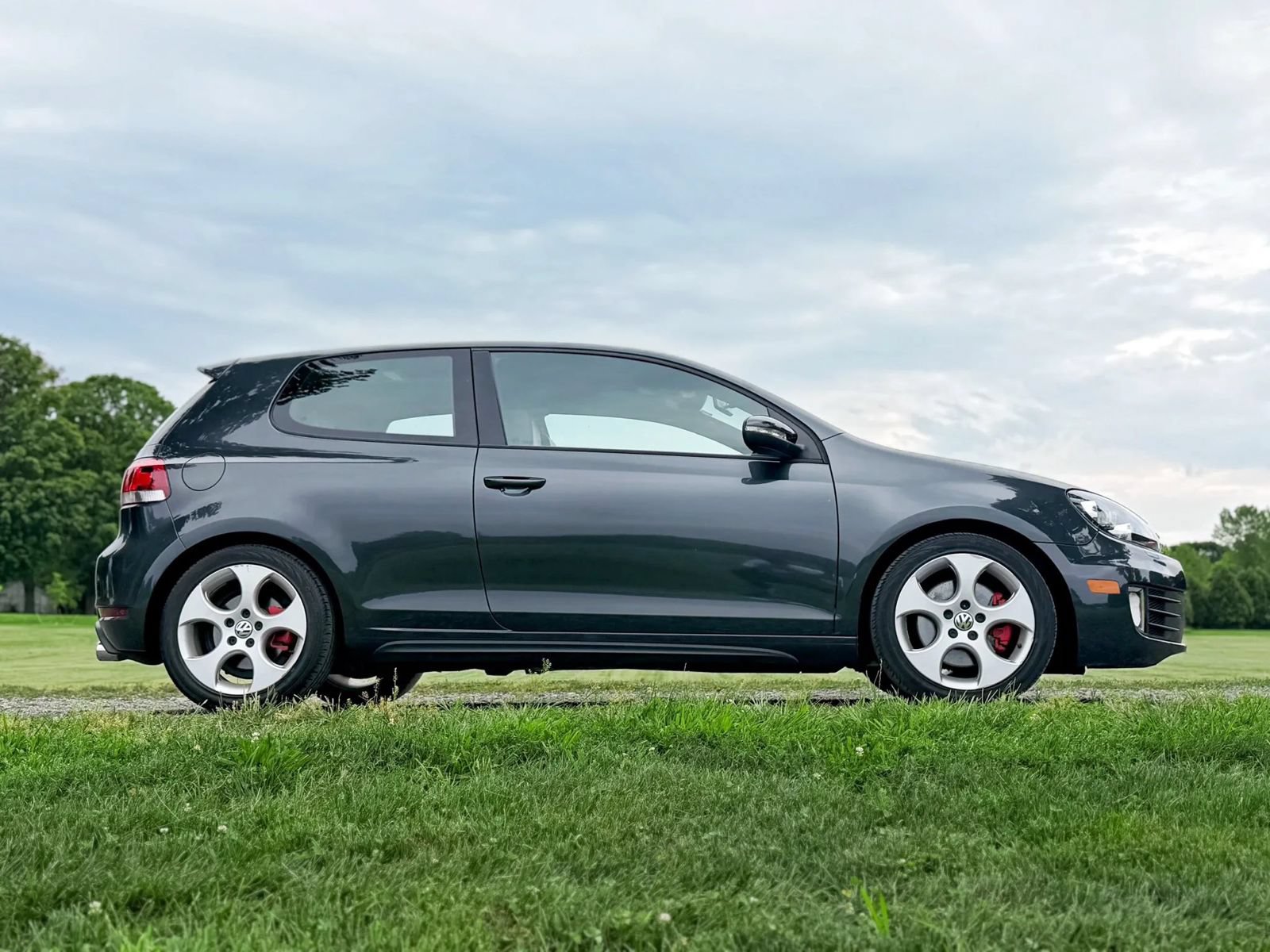 Used 2010 Volkswagen GTI 2-Door FWD image 6