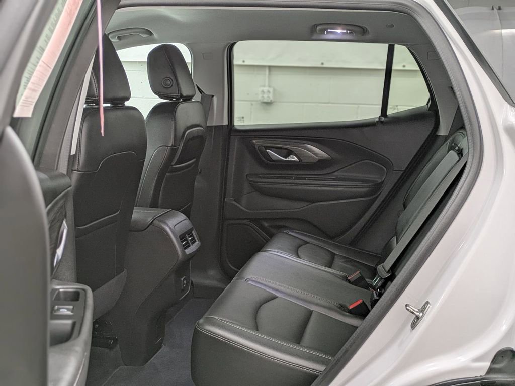 Used 2024 GMC Terrain SLT AWD/4WD image 21