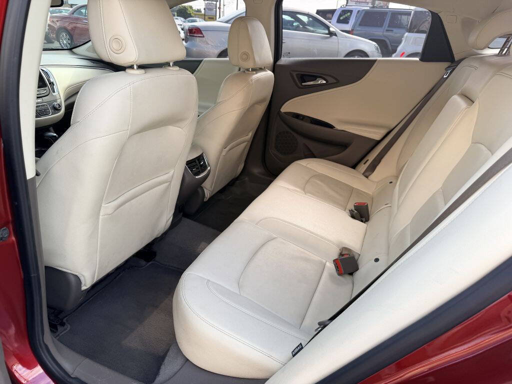 Used 2021 Chevrolet Malibu LT w/ Leather Package FWD image 5