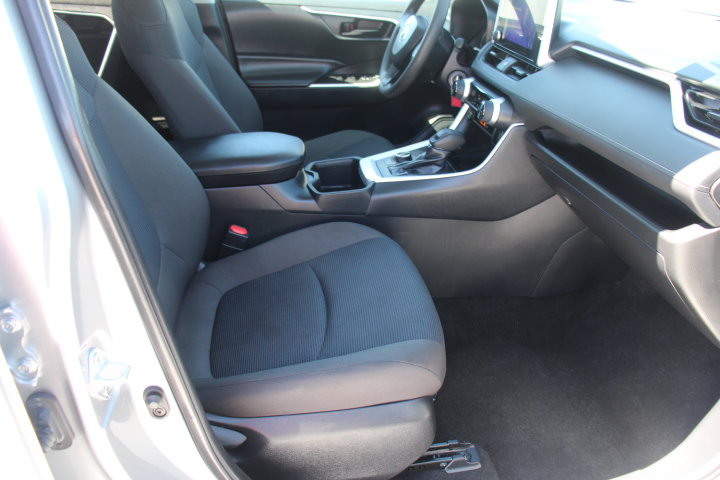 Certified 2023 Toyota RAV4 LE AWD/4WD image 19