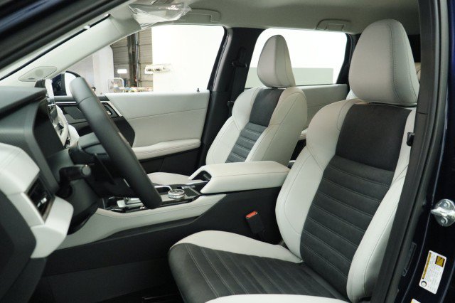 New 2026 Mitsubishi Outlander SE FWD image 7
