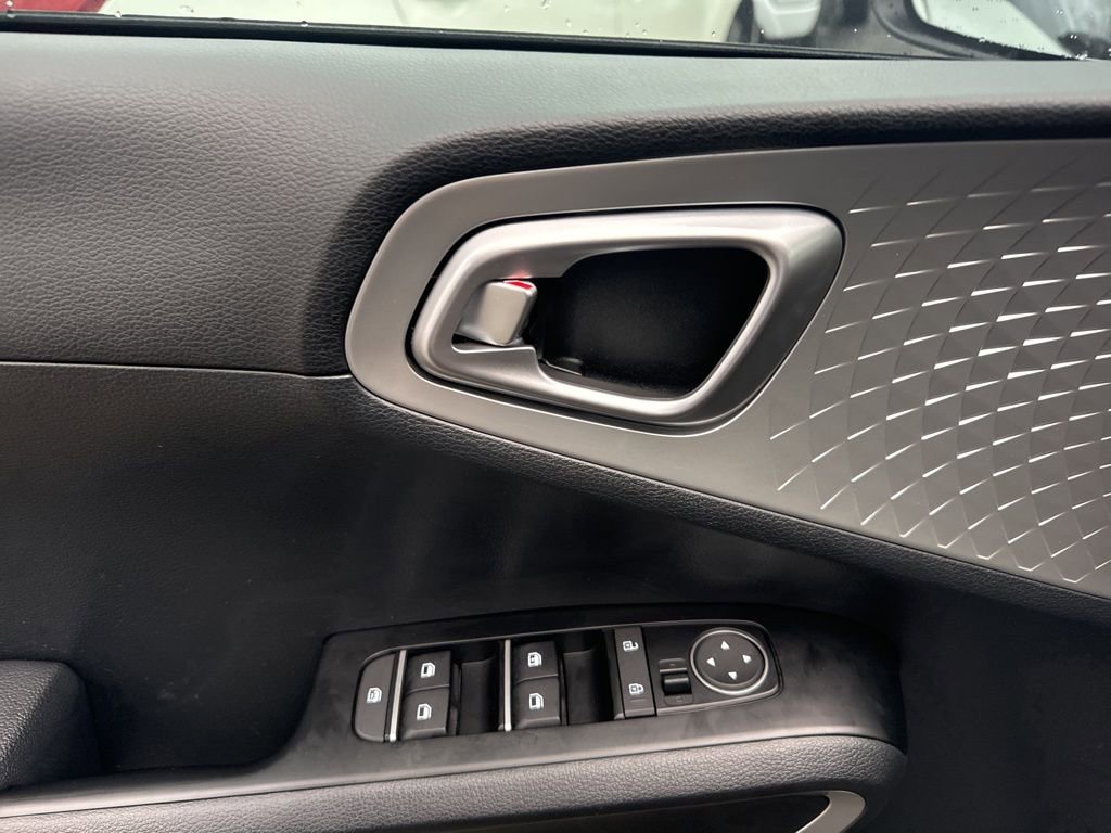 Used 2021 Kia Soul LX image 18