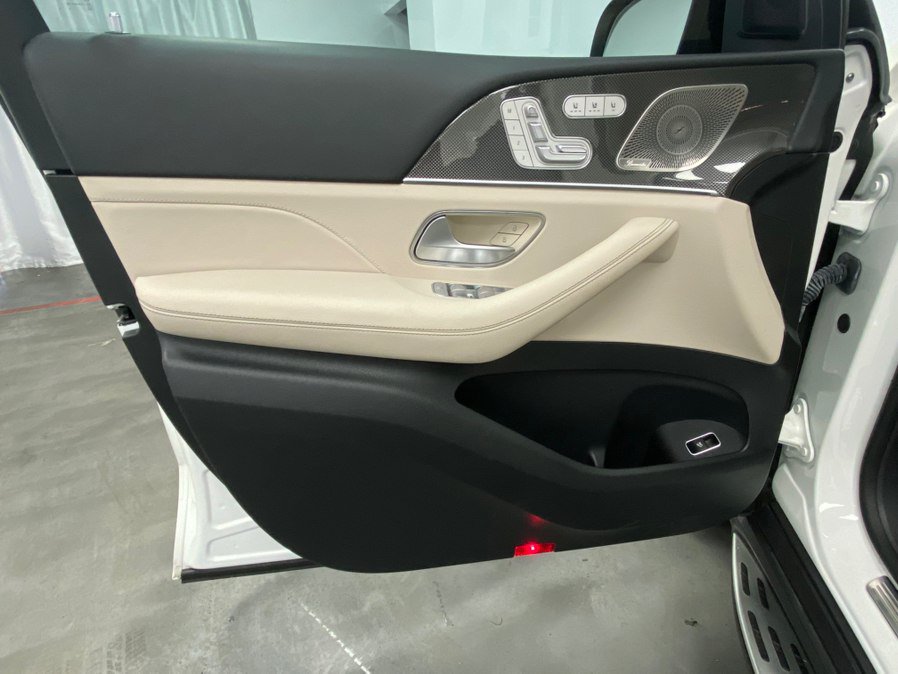Used 2023 Mercedes-Benz GLS 450 4MATIC image 44