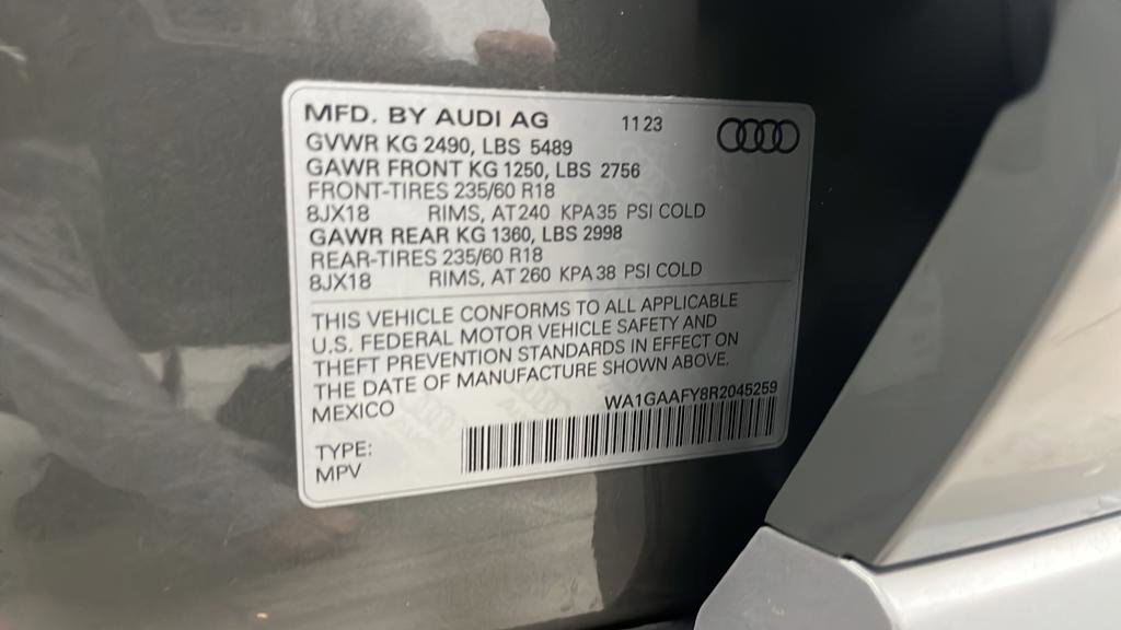 Used 2024 Audi Q5 2.0T Premium w/ Convenience Package image 39