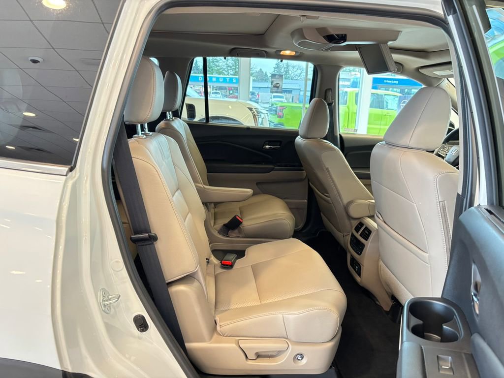 Used 2022 Honda Pilot Elite image 32