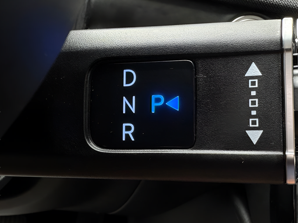 Used 2025 Hyundai Tucson Limited FWD image 34