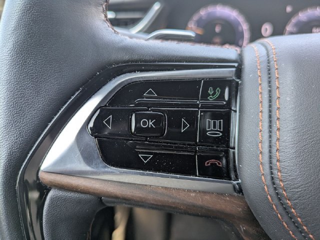 Used 2023 Jeep Grand Cherokee L Summit AWD/4WD image 15