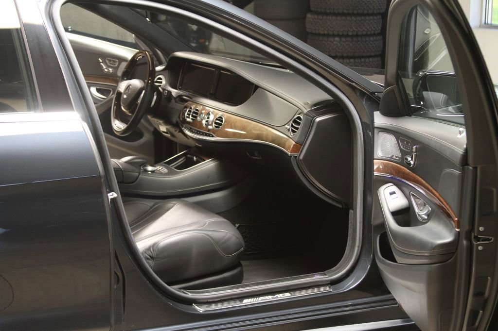 Used 2014 Mercedes-Benz S 63 AMG 4MATIC Sedan w/ Driver Assistance Package image 36