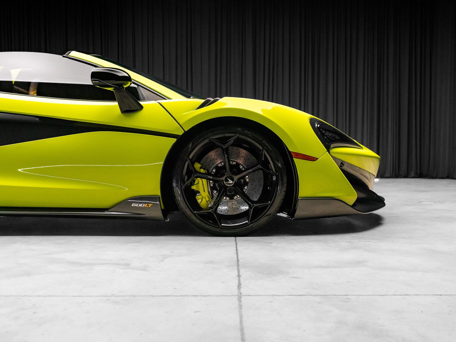Used 2020 McLaren 600LT Spider RWD image 31