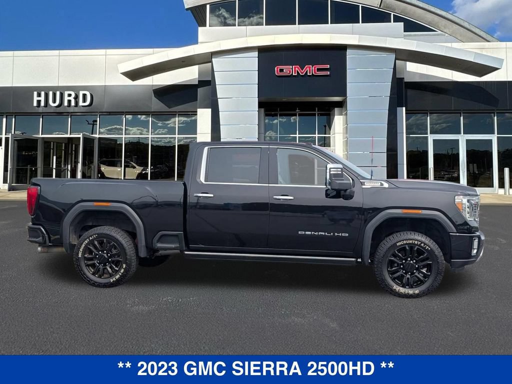 Used 2023 GMC Sierra 2500 Denali w/ Denali Black Diamond Edition AWD/4WD image 3