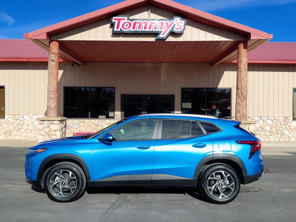 Used 2025 Chevrolet Trax LT