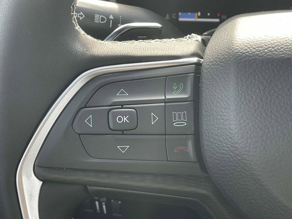 New 2025 Jeep Grand Cherokee L Laredo w/ Luxury Tech Group I image 31