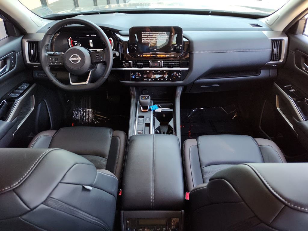 Used 2025 Nissan Pathfinder Platinum image 24