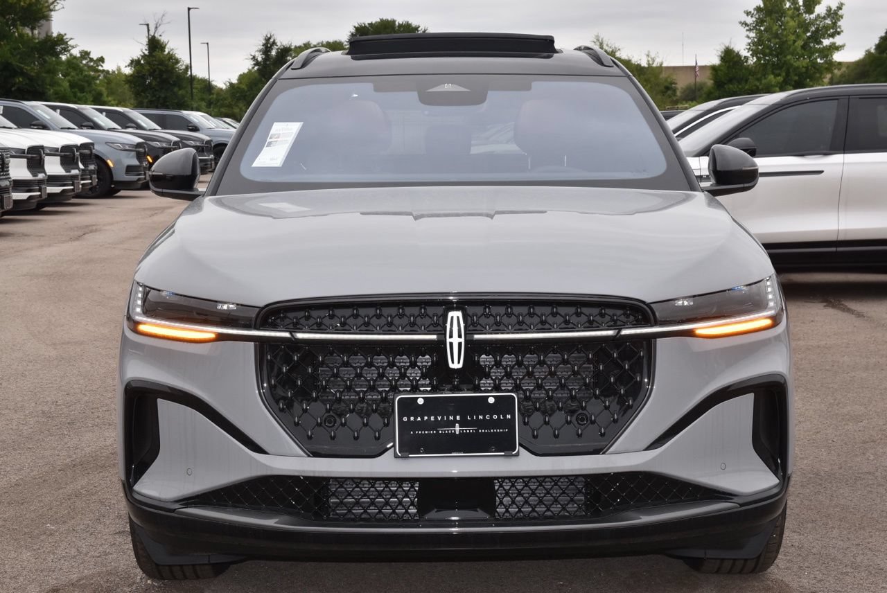 New 2026 Lincoln Nautilus Reserve w/ Jet Appearance Package AWD/4WD image 9