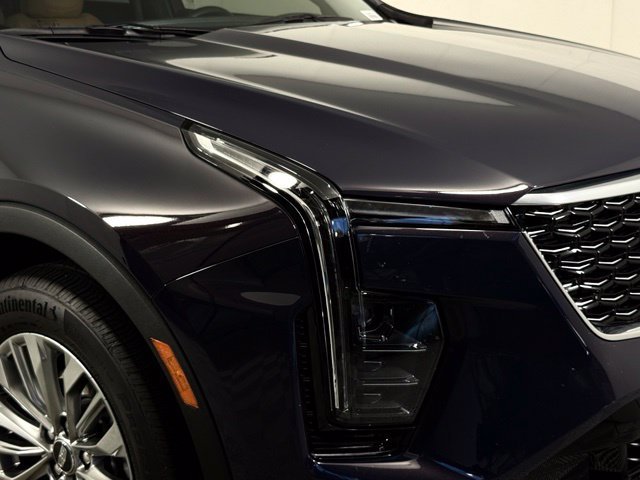 Used 2024 Cadillac XT4 Premium Luxury w/ Technology Package FWD image 15