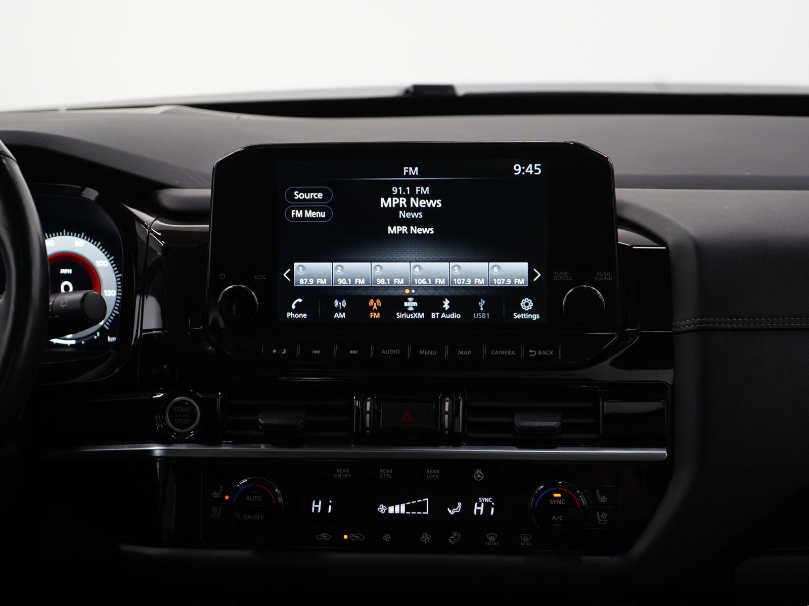 Used 2023 Nissan Pathfinder Platinum image 16