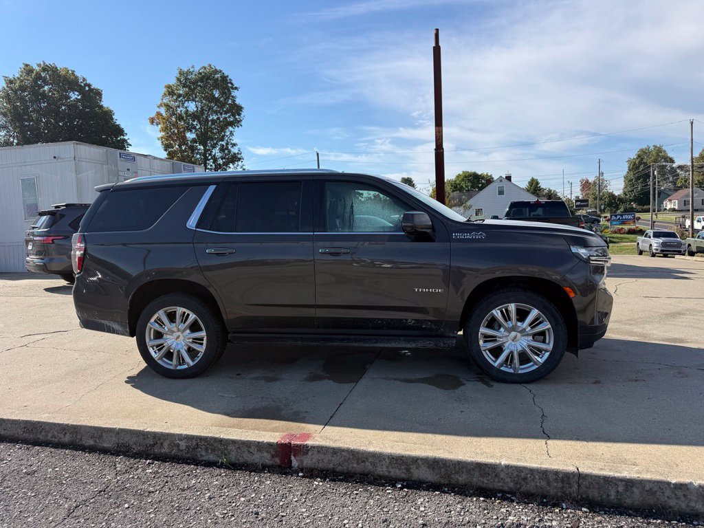 Used 2021 Chevrolet Tahoe High Country w/ Premium Package AWD/4WD image 5