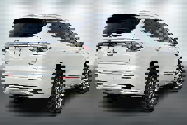 Used 2023 Buick Enclave Avenir w/ Avenir Technology Package image 13