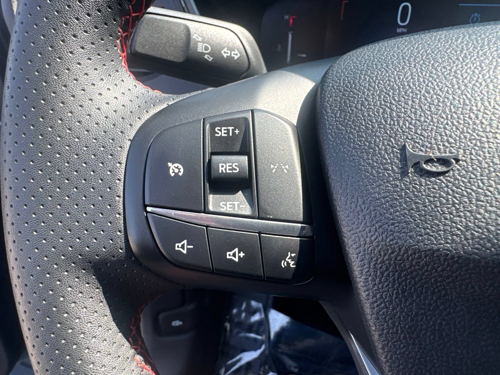 Used 2025 Ford Escape ST-Line FWD image 23