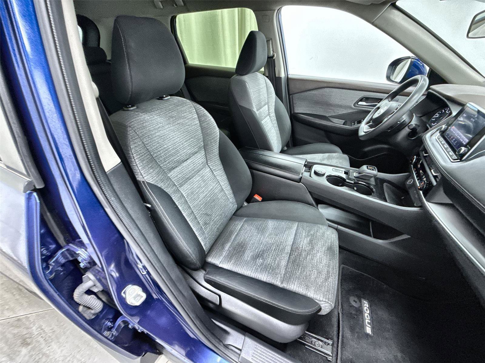 Used 2023 Nissan Rogue SV AWD/4WD image 28