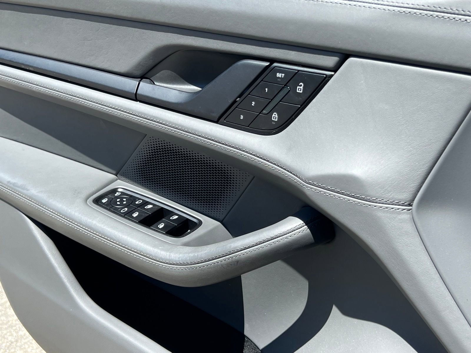 Certified 2022 Porsche Taycan 4S image 32