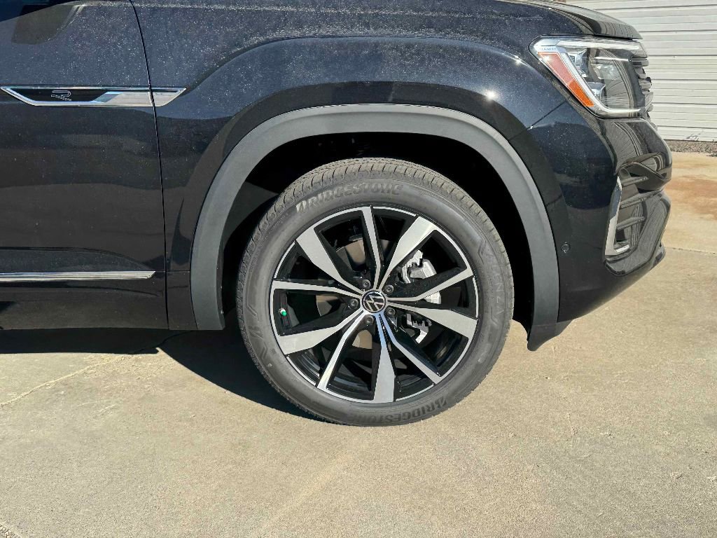 New 2026 Volkswagen Atlas SEL Premium R-Line image 9