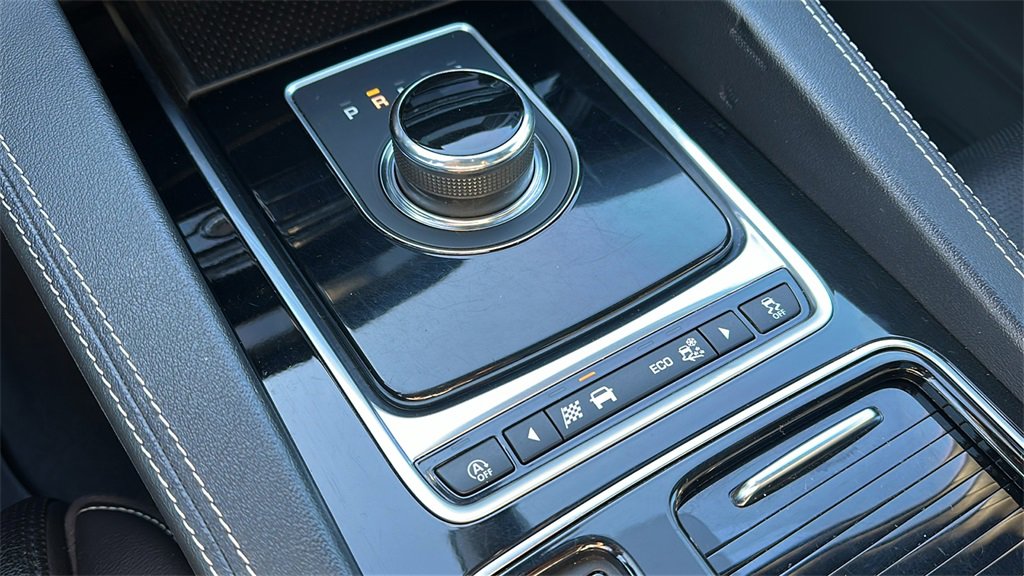 Used 2018 Jaguar F-PACE S image 17
