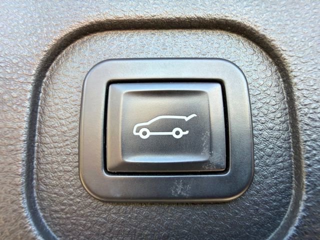 Used 2016 GMC Terrain SLT w/ Open Road Package FWD image 11