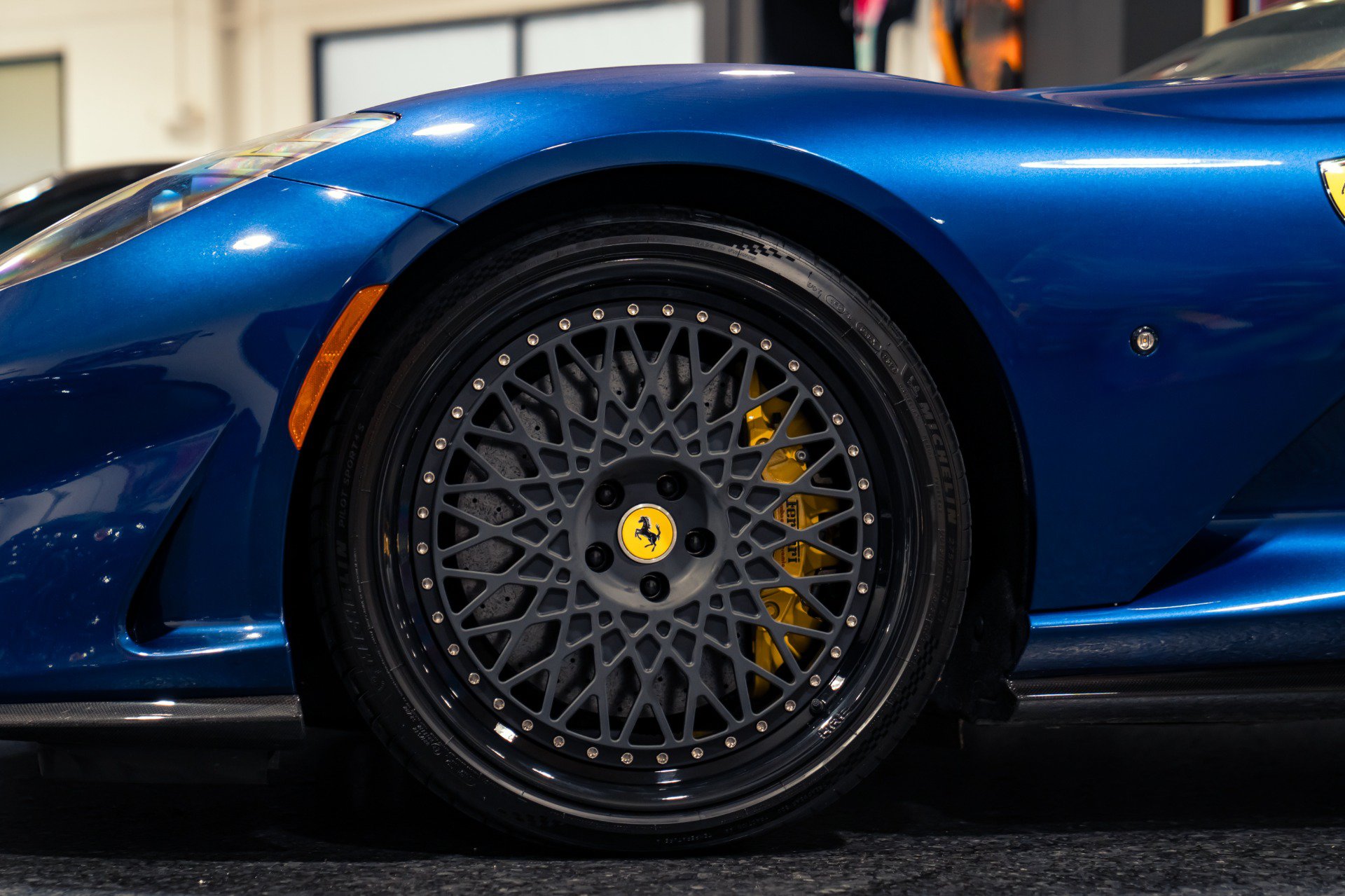 Used 2021 Ferrari 812 GTS RWD image 17