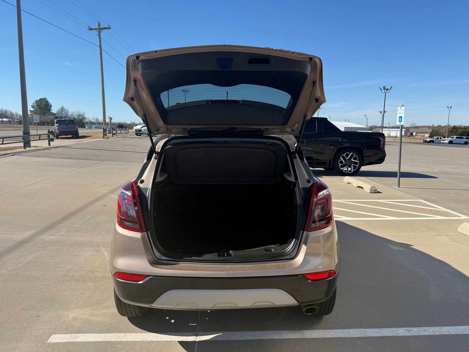 Used 2019 Buick Encore Essence image 4