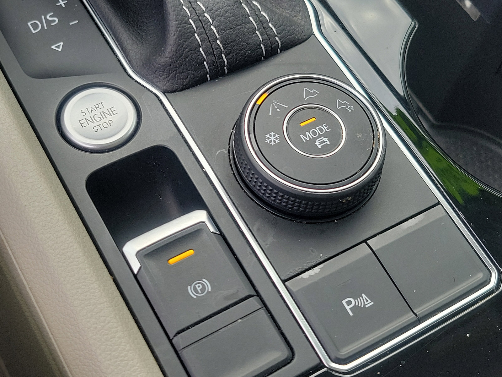 Used 2021 Volkswagen Atlas SEL image 24