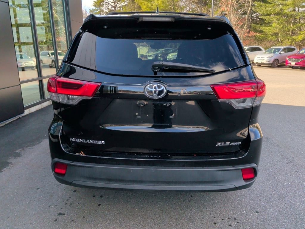 Used 2019 Toyota Highlander XLE image 8
