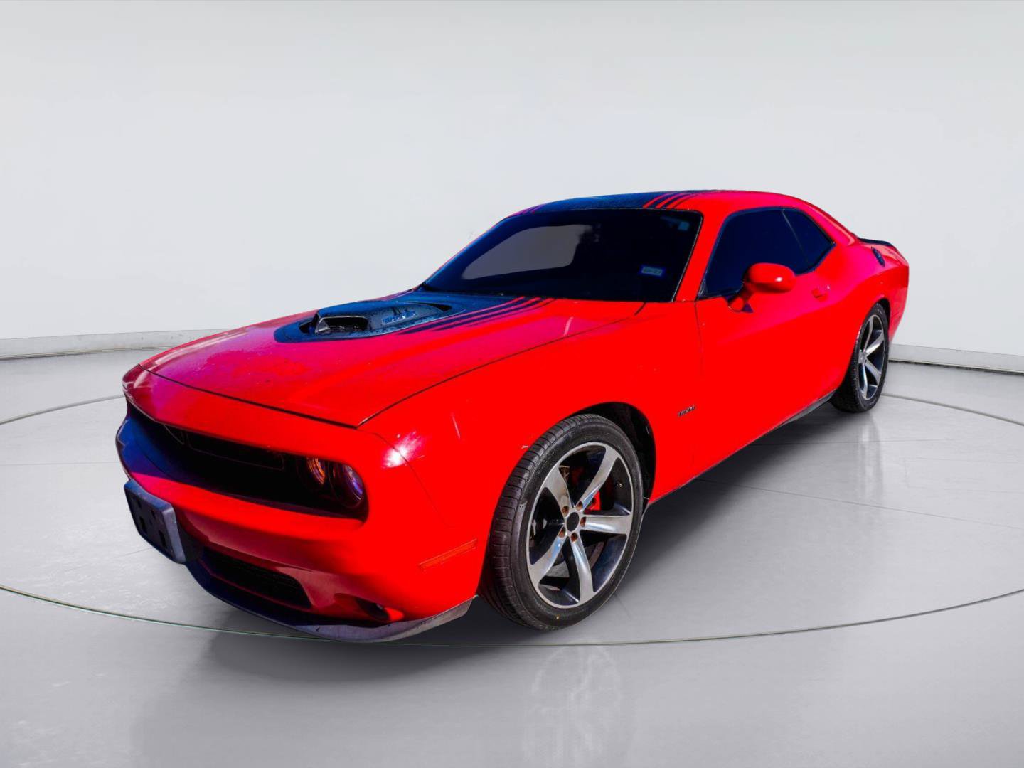 Used 2015 Dodge Challenger R/T Plus RWD image 2