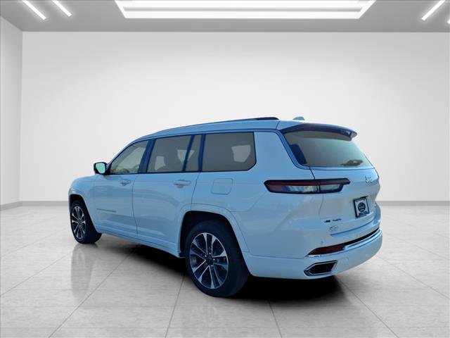 Used 2022 Jeep Grand Cherokee L Overland w/ Luxury Tech Group IV AWD/4WD image 7