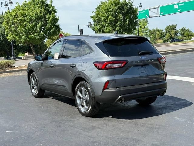 Used 2025 Ford Escape ST-Line AWD/4WD image 3