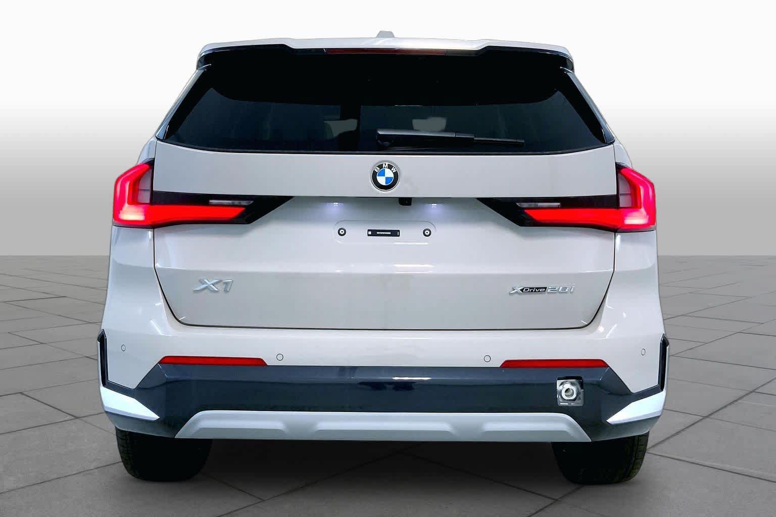 New 2026 BMW X1 xDrive28i w/ Technology Package AWD/4WD image 4